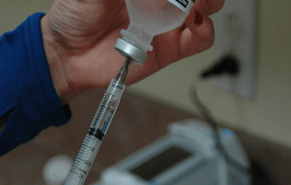 DVA USLOVA DO KOLEKTIVNOG IMUNITETA: Epidemiolozi zadovoljni DINAMIKOM vakcinisanja, poručuju SKEPTICIMA 'Vakcine nisu problem, već rešenje'